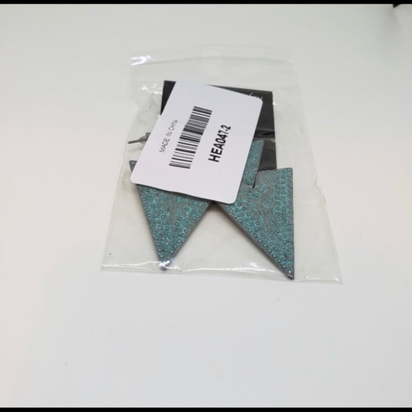 🎉 Boho Patina Triangle Dangle Teal & Silver Earri - Picture 6 of 6